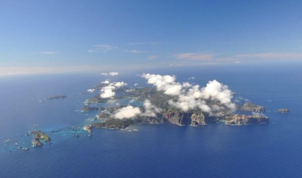Submerged karst topography around Minamijima Island