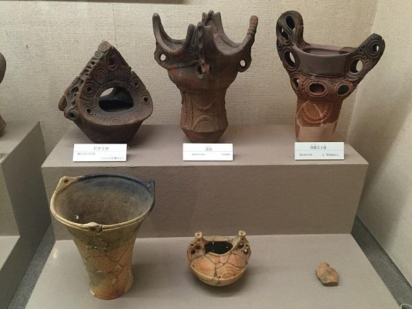 Japanese pottery excavated from the ruins