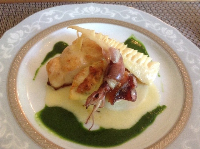 Petit Finbec(One dish from a full-course dinner)