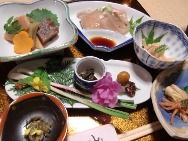 山楽荘の山菜薬膳料理